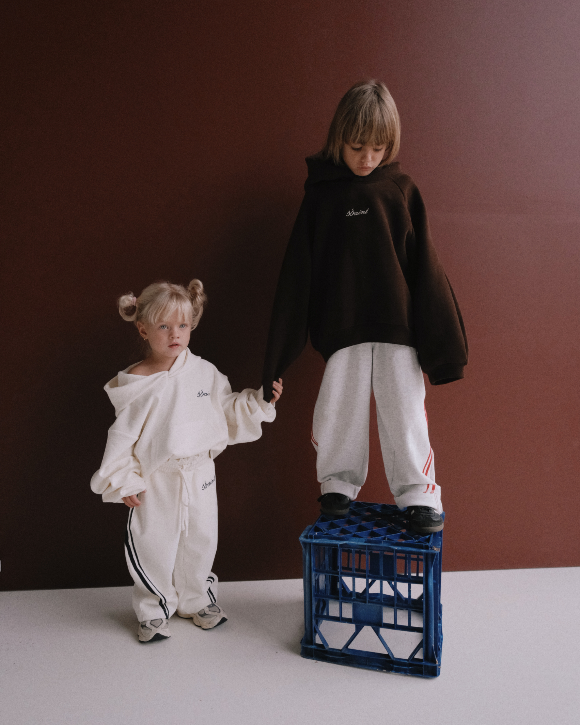 KIDS SŚAINT TONAL HOODIE - CHOCOLATE