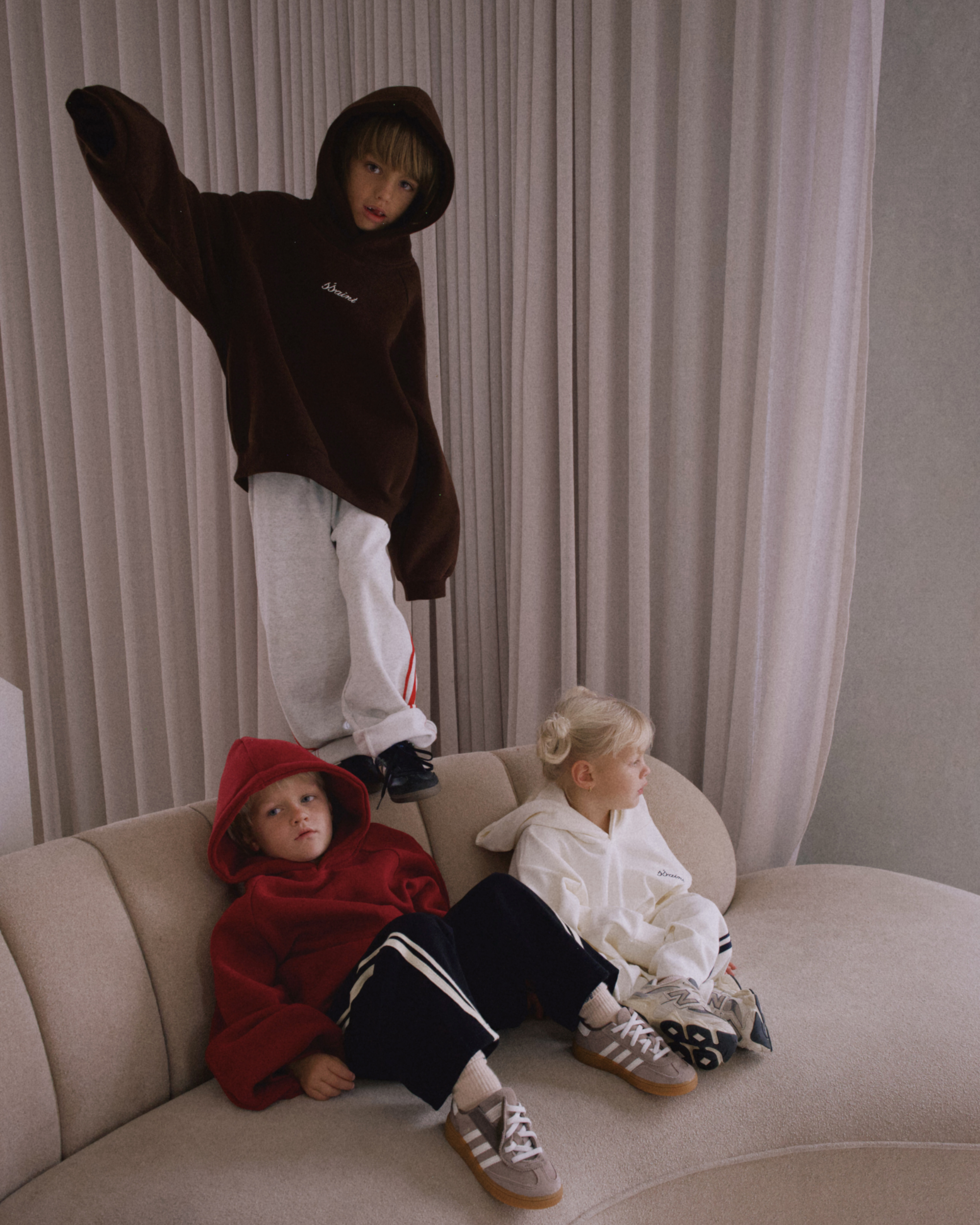 KIDS SŚAINT TONAL HOODIE - CHOCOLATE