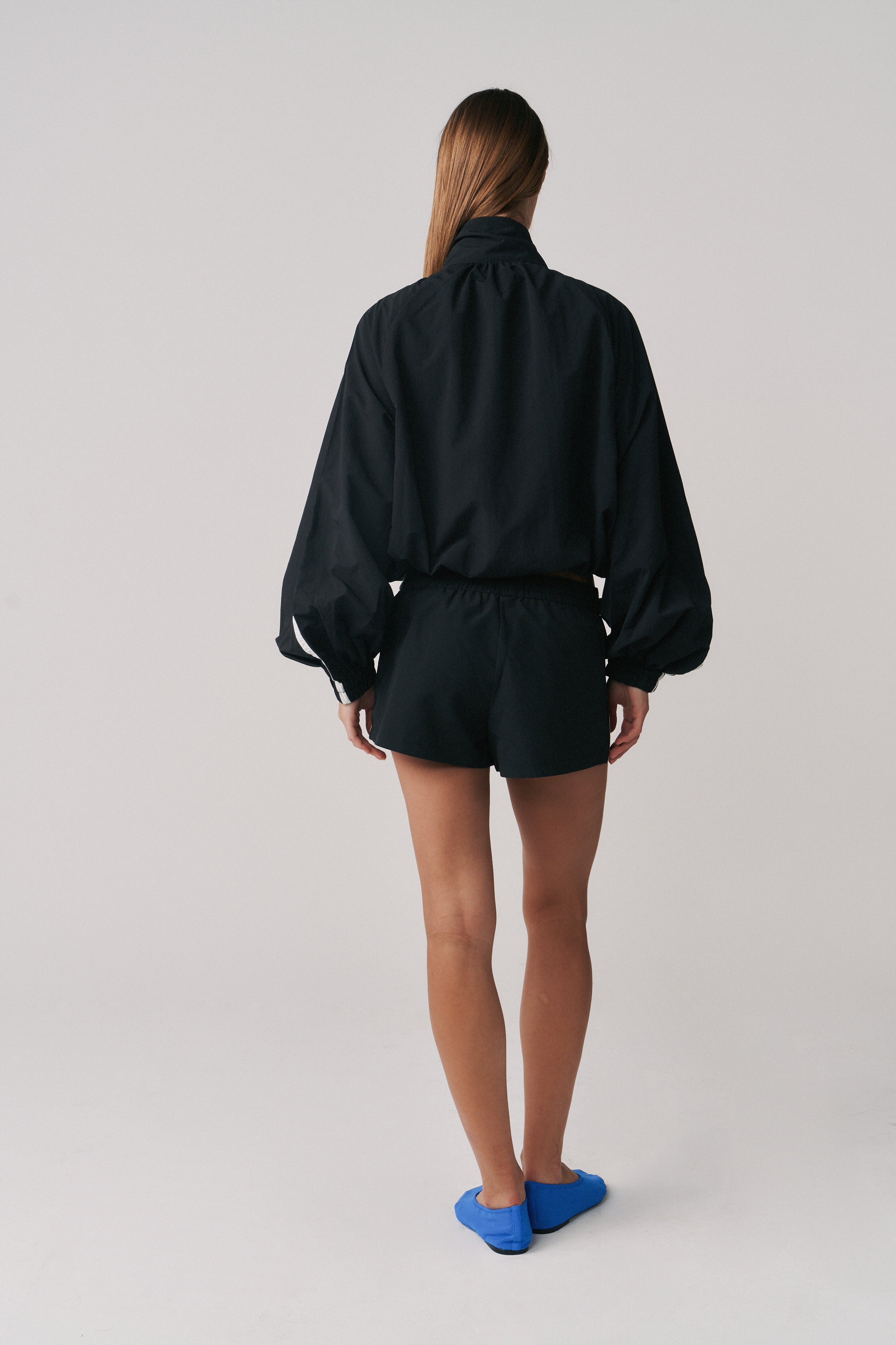 WINDBREAKER SHORT - BLACK