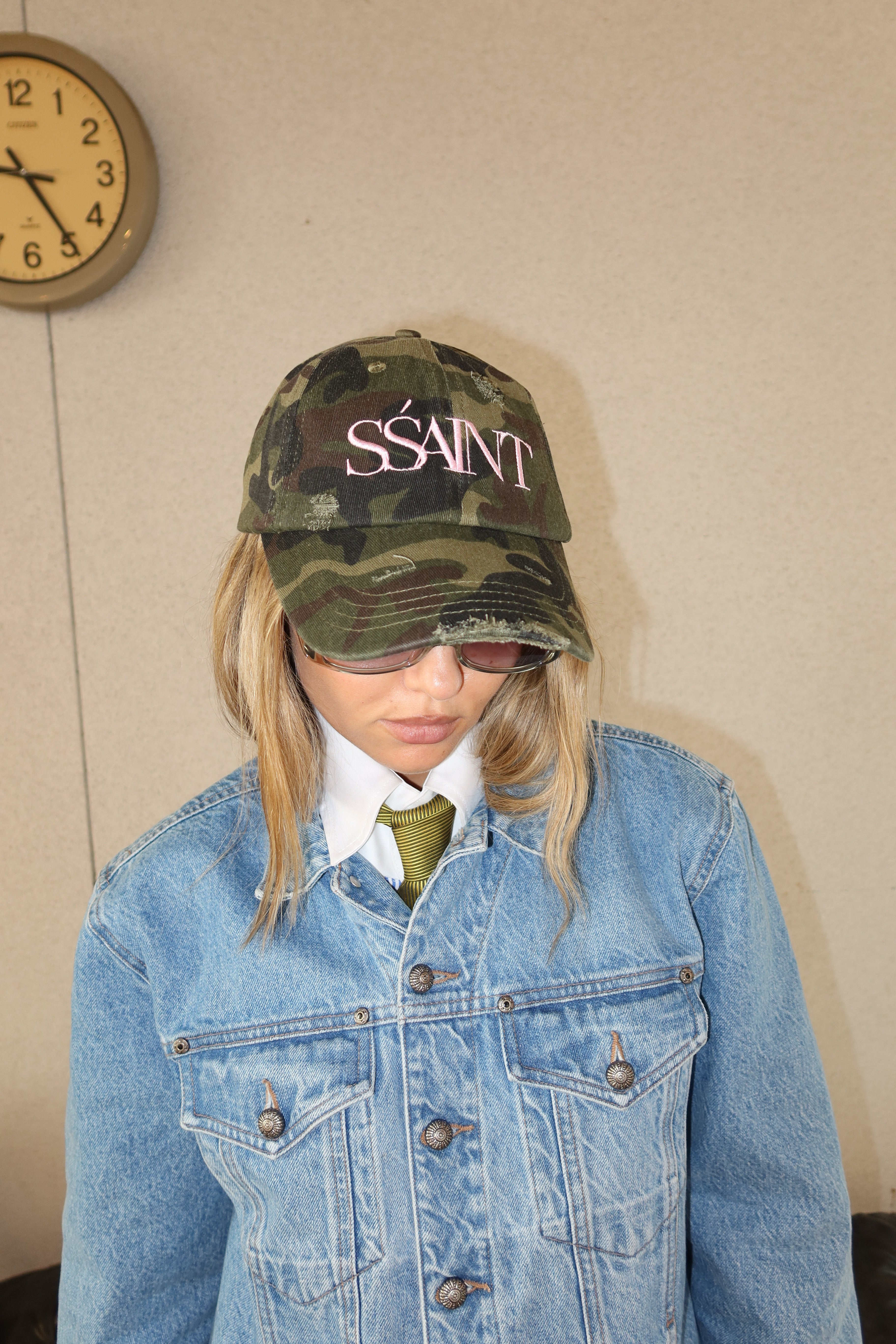 SŚAINT PINK CAMO CAP