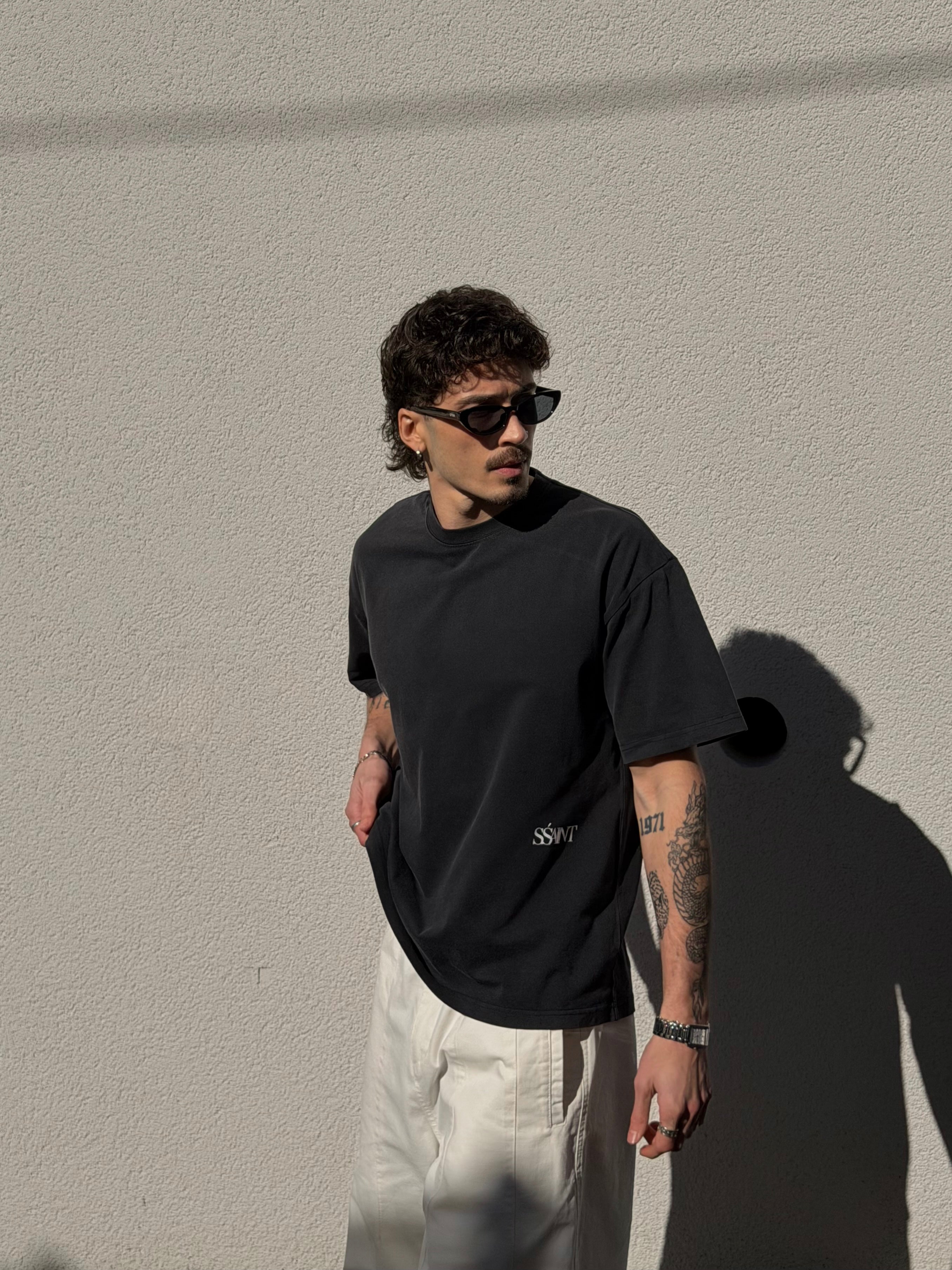 THE LEGACY TEE - WASHED BLACK // WHITE LOGO
