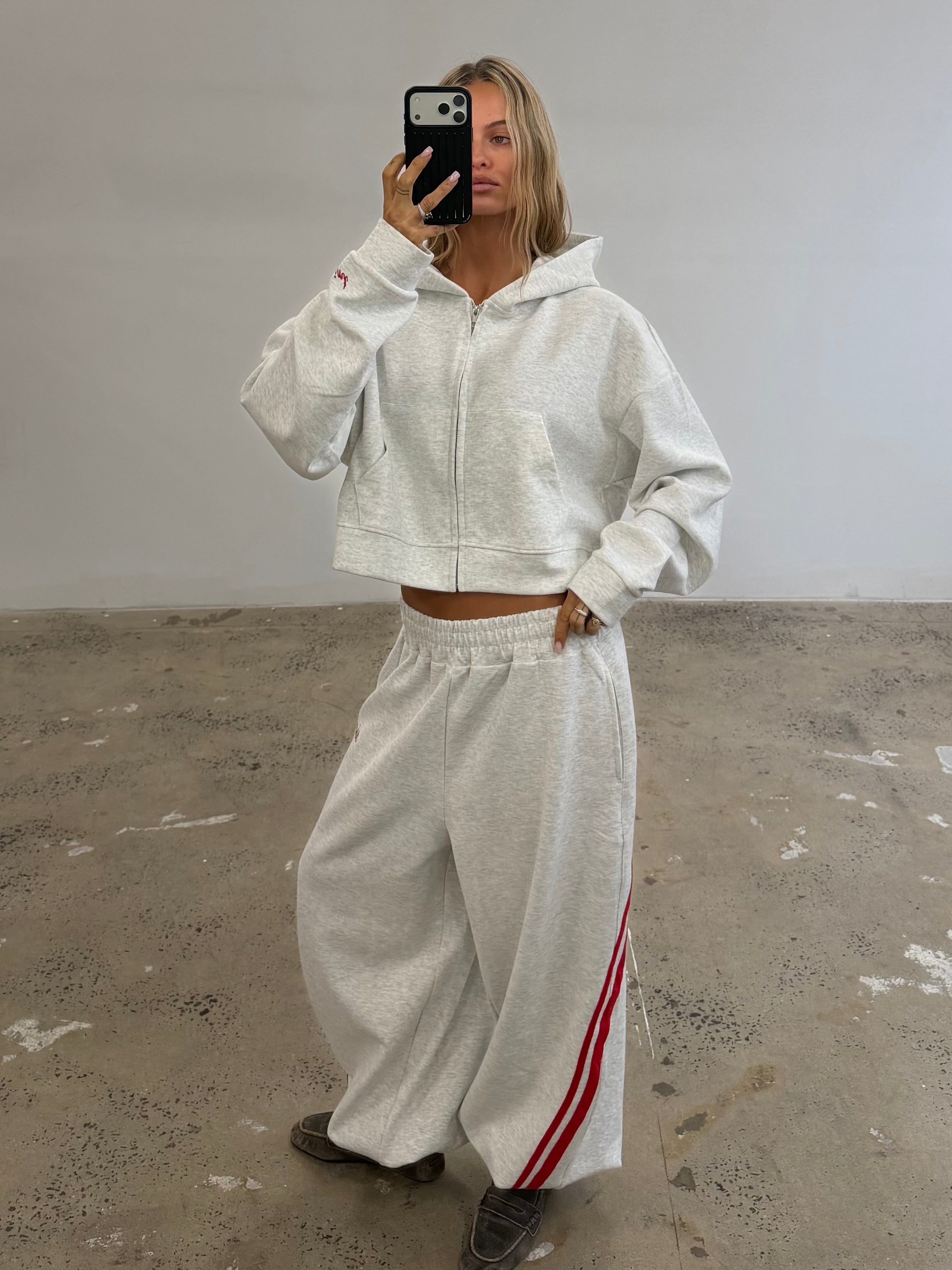 SŚAINT BARREL PANT - GREY & RED