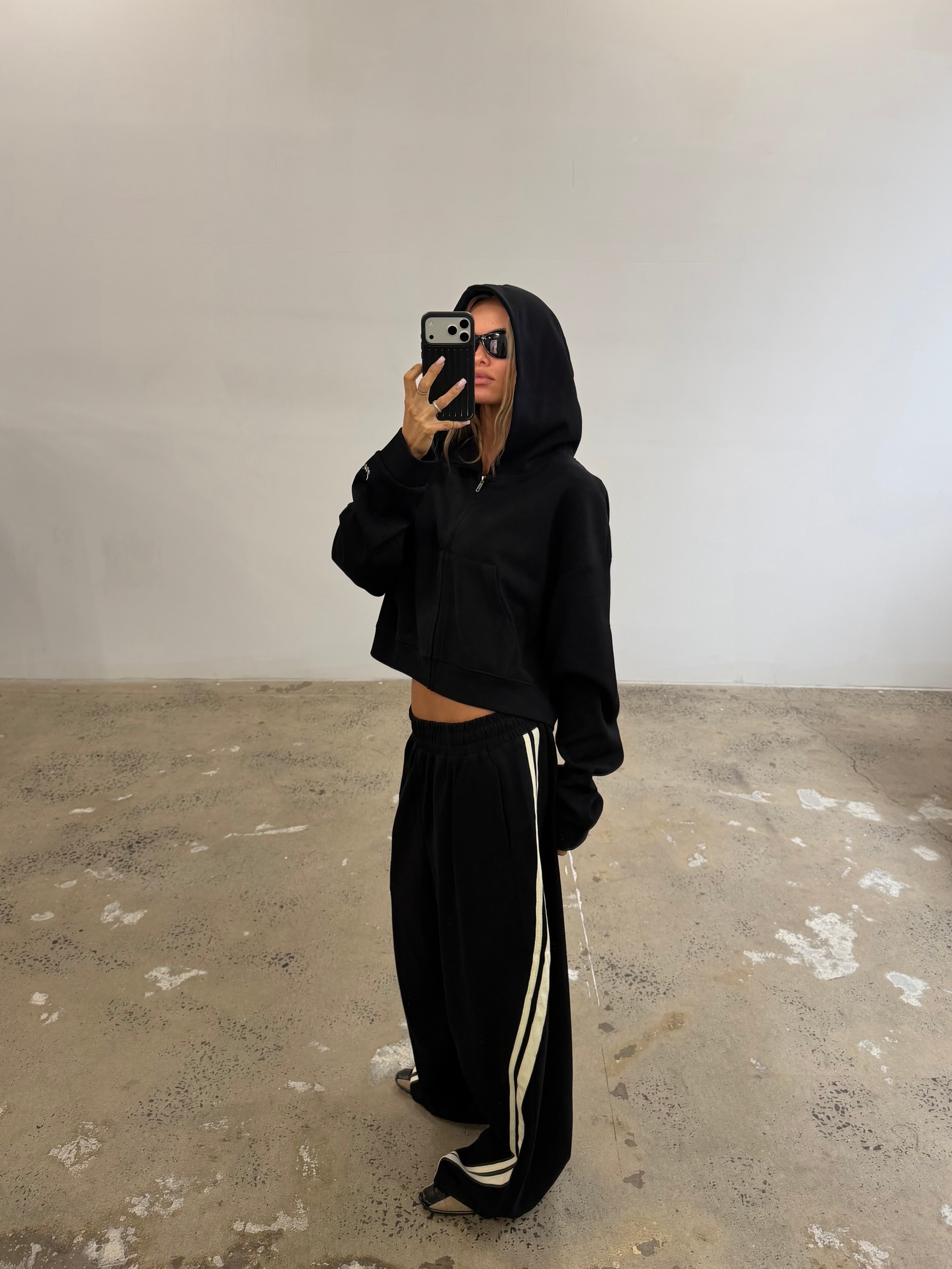 SŚAINT BARREL PANT - BLACK & BUTTER