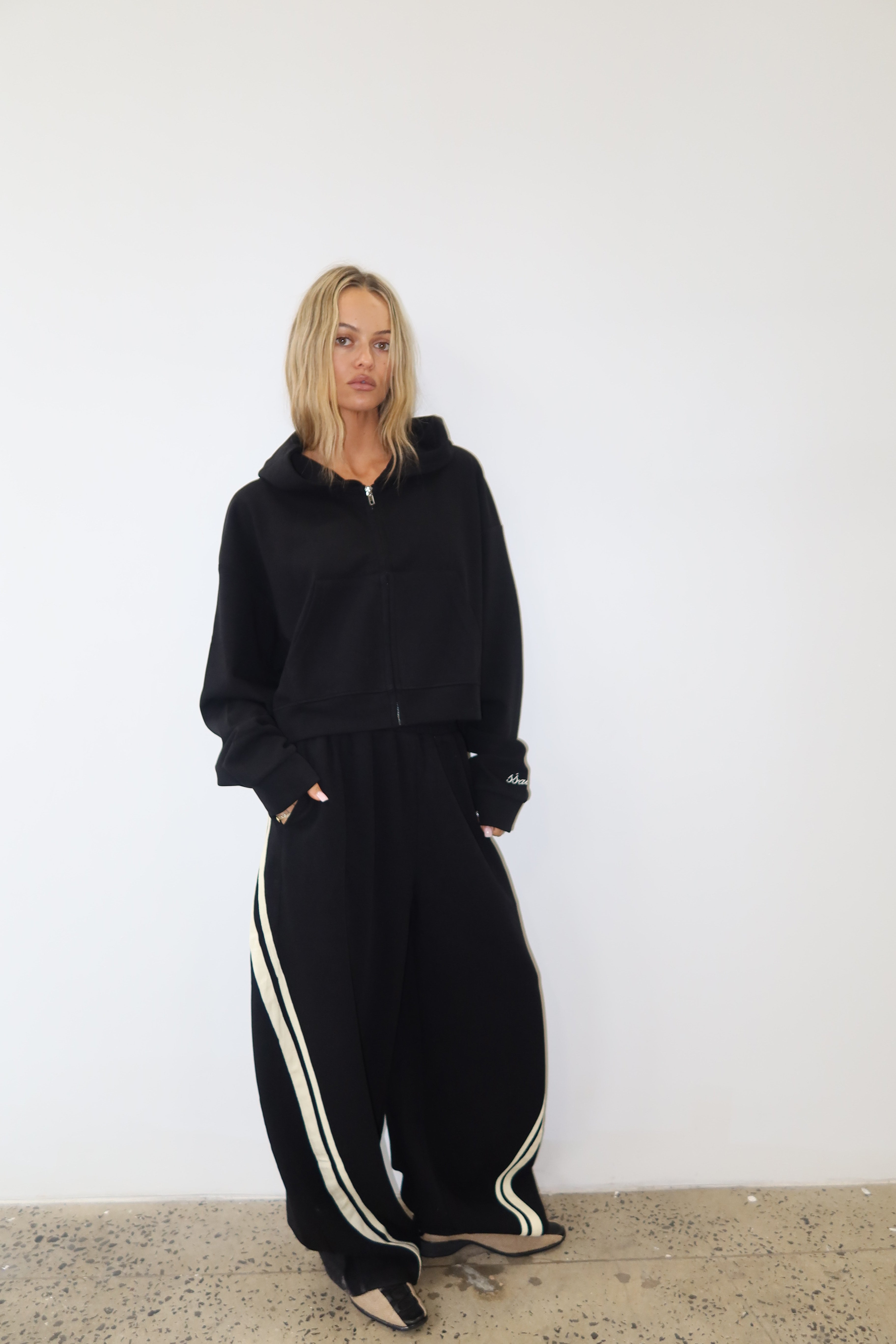 SŚAINT BARREL PANT - BLACK & BUTTER