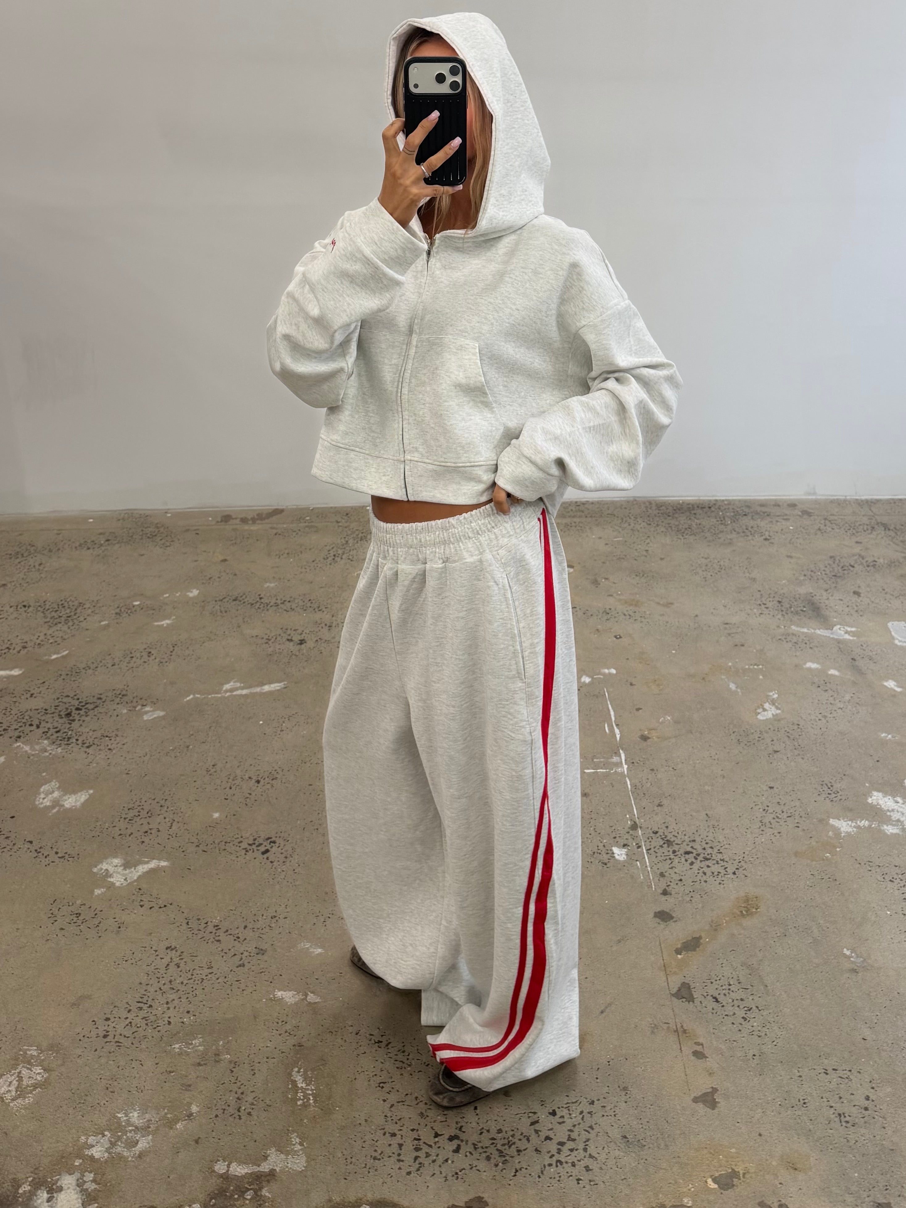 SŚAINT BARREL PANT - GREY & RED