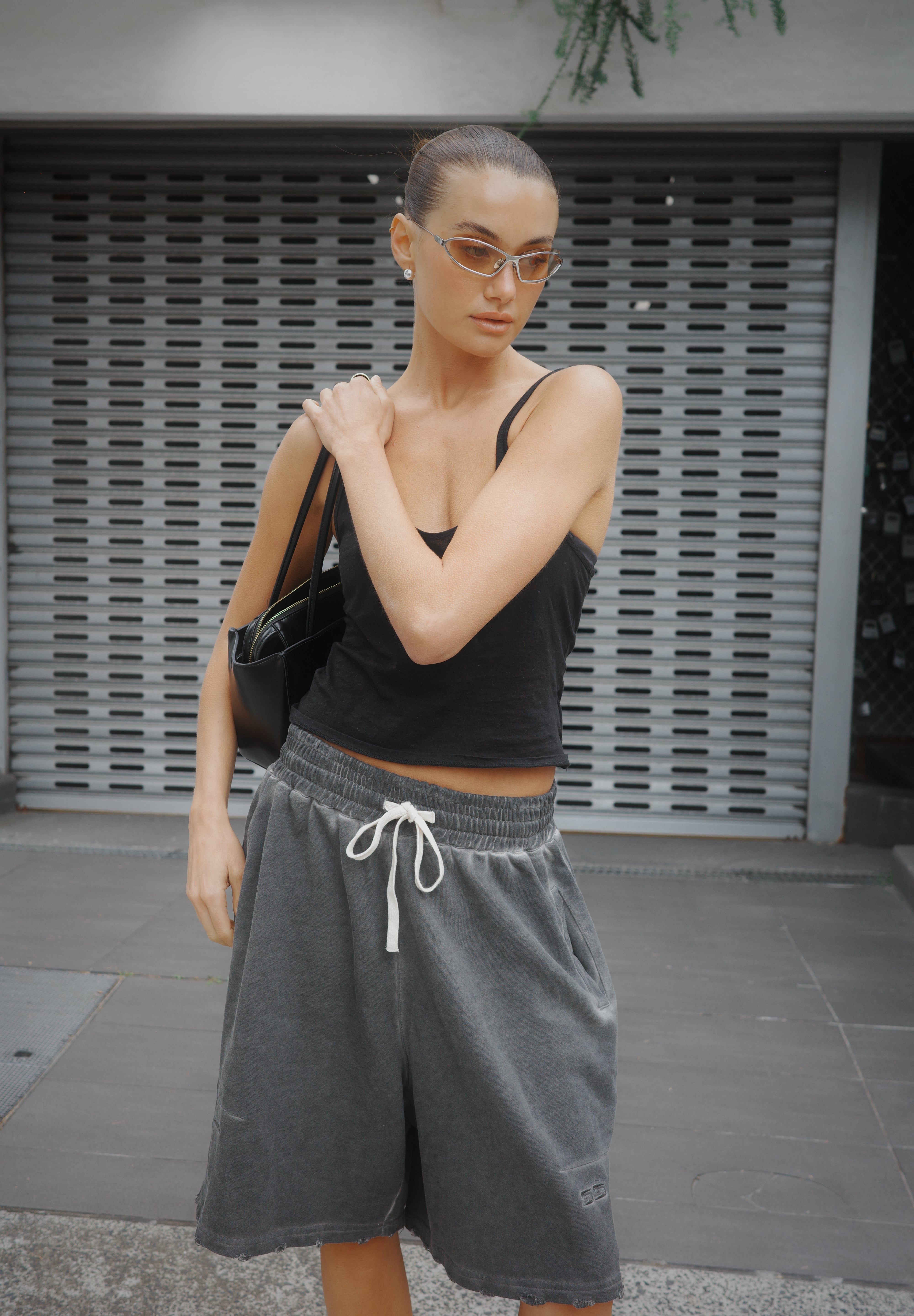 DISTRESSED LOUNGE SHORTS