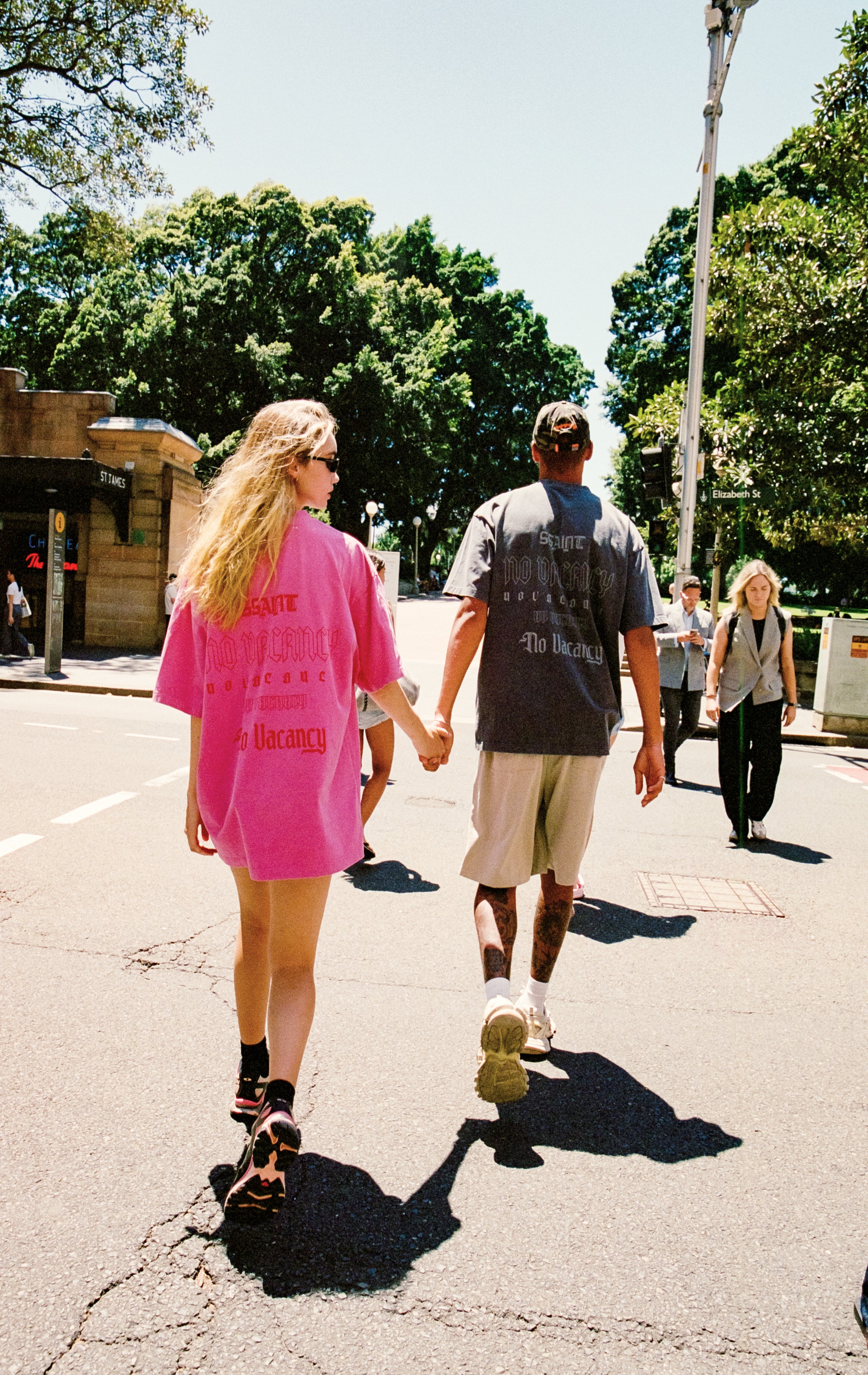 NO VACANCY TEE - CHARCOAL ACID WASH