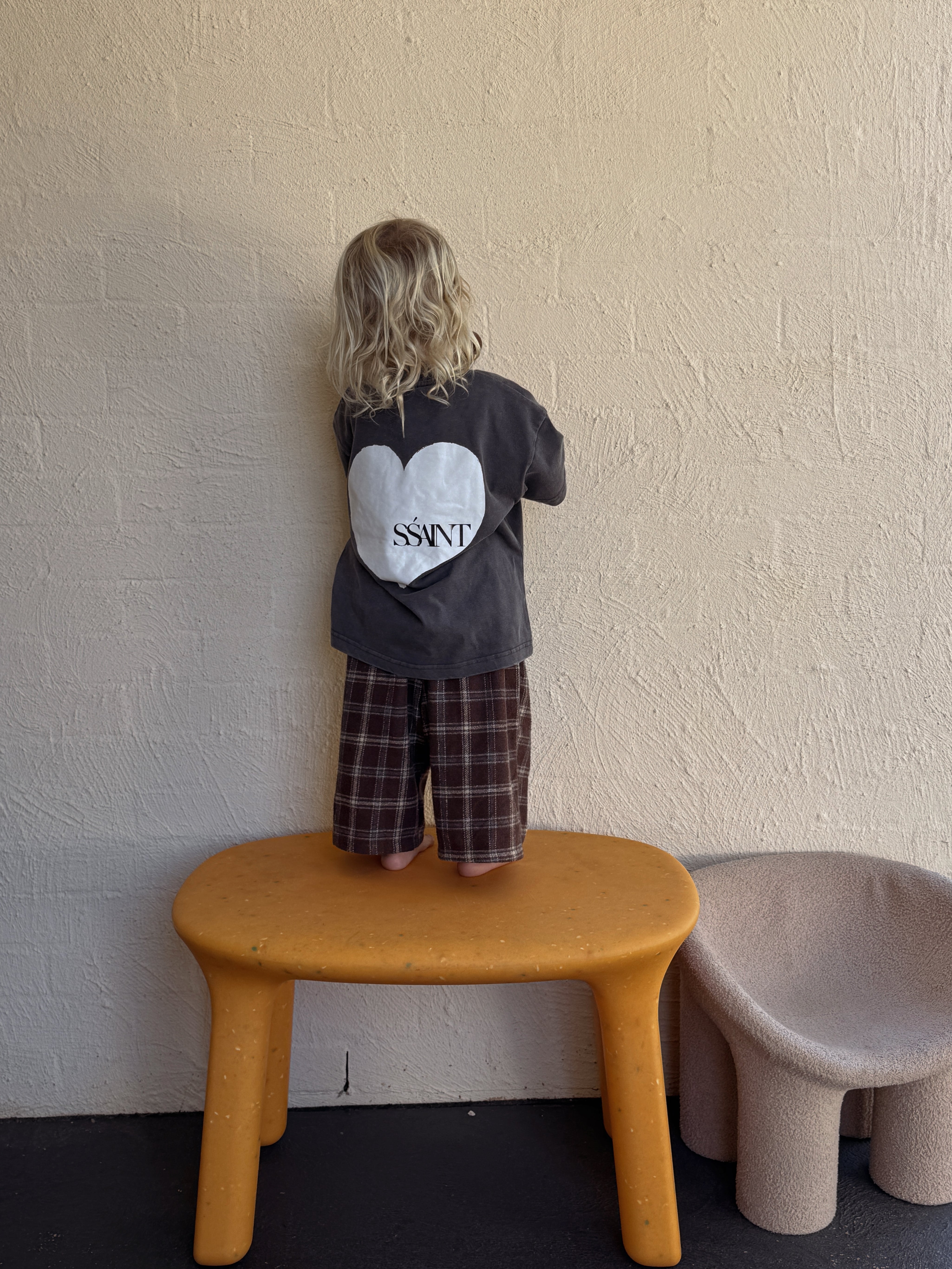 KIDS HEART TEE - ACID WASH CHARCOAL